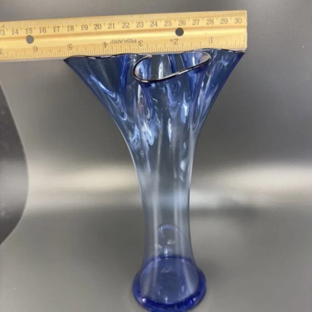 Vintage‎ 1980a Art Glass Vase Ruffled Top Glass Vase Vessel Ruffled Top Blue VTG